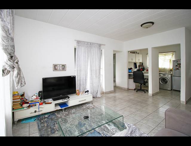 2 BEDROOM APARTMENT FOR SALE IN NORTHGATE
